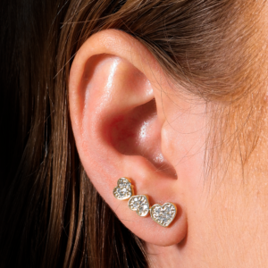 Brinco Ear Cuff de Coração Ouro 24k e Zircônia